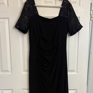 Elegant Black Maxi Dress with Sequin Sleeves